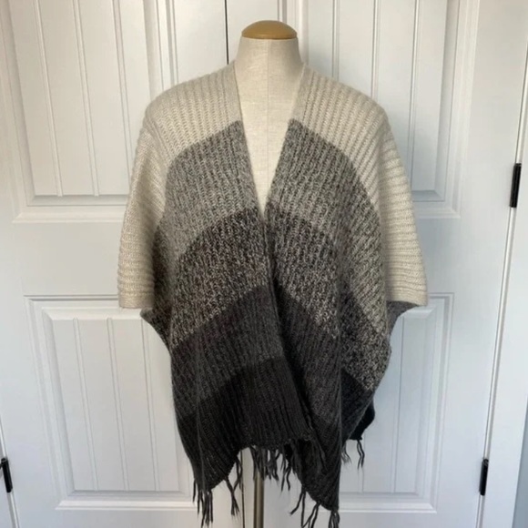 American Eagle Outfitters Sweaters - 🌸Spring Sale 50% Off🌸 American Eagle Cardigan Poncho